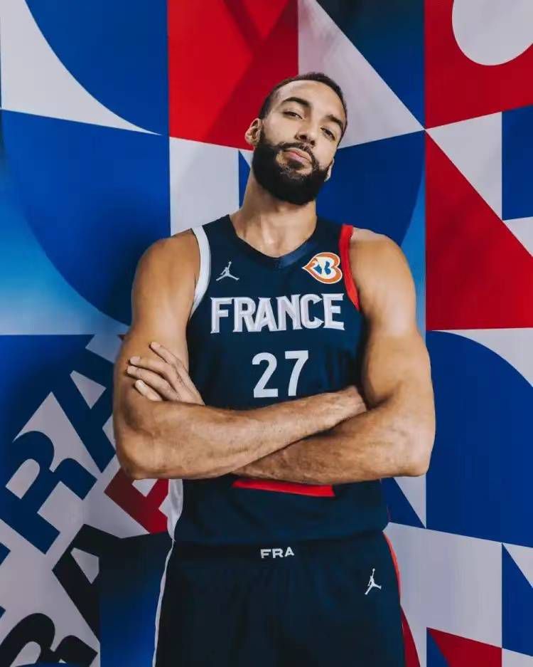 NBA官方：将对追梦格林无限期禁赛 立即执行！